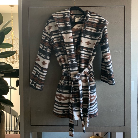 BB Dakota Jackets & Blazers - BB Dakota tie waist jacket, Small